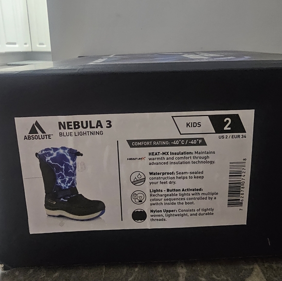 Brandnew in Box Absolute Nebula 3 size 2 Boys boots Light up -40 celsius rating - Picture 3 of 3